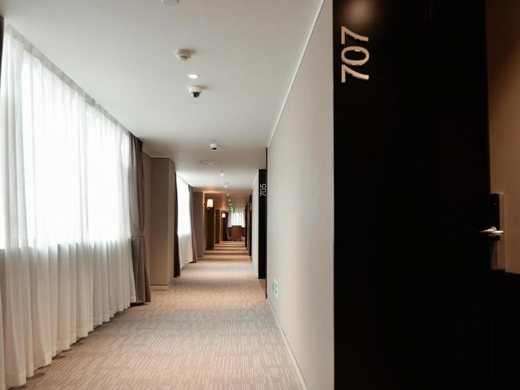 Home Inns Plus Shanghai Xujiahui Branch Esterno foto