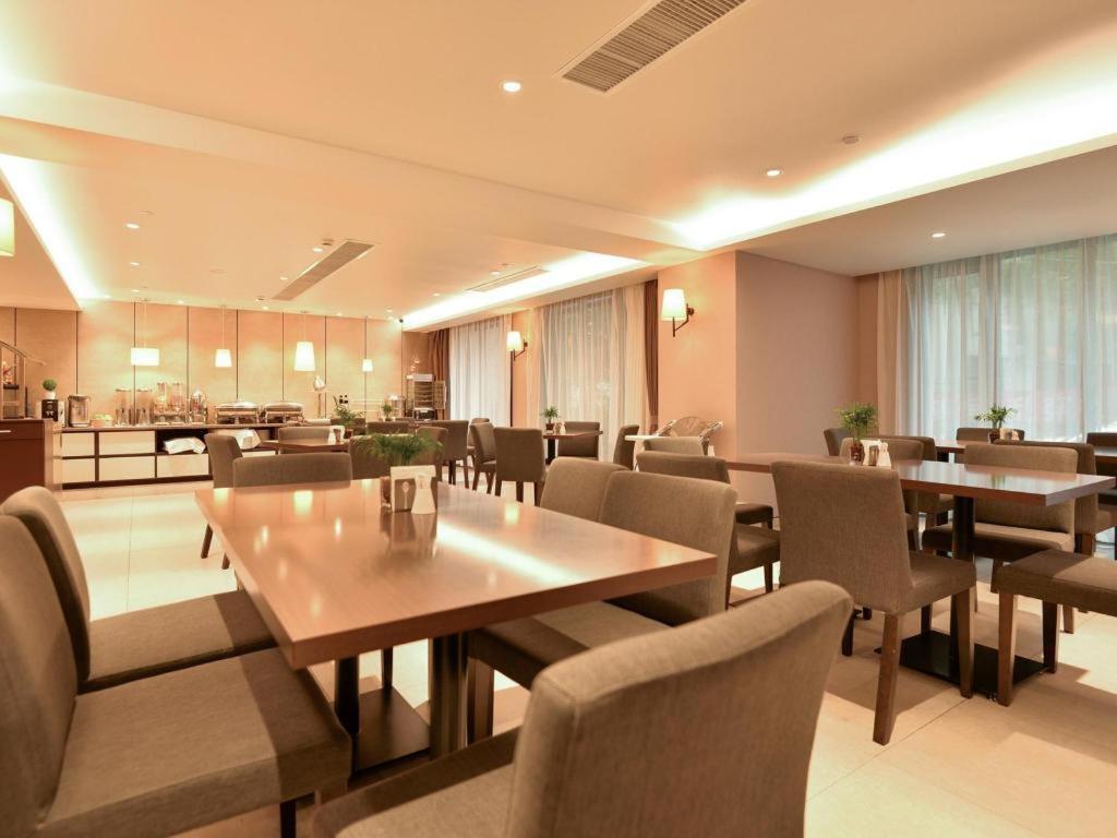 Home Inns Plus Shanghai Xujiahui Branch Esterno foto