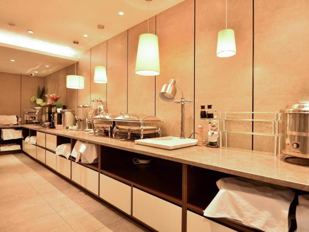 Home Inns Plus Shanghai Xujiahui Branch Esterno foto