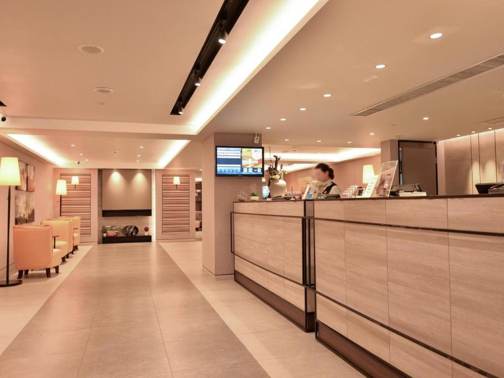Home Inns Plus Shanghai Xujiahui Branch Esterno foto