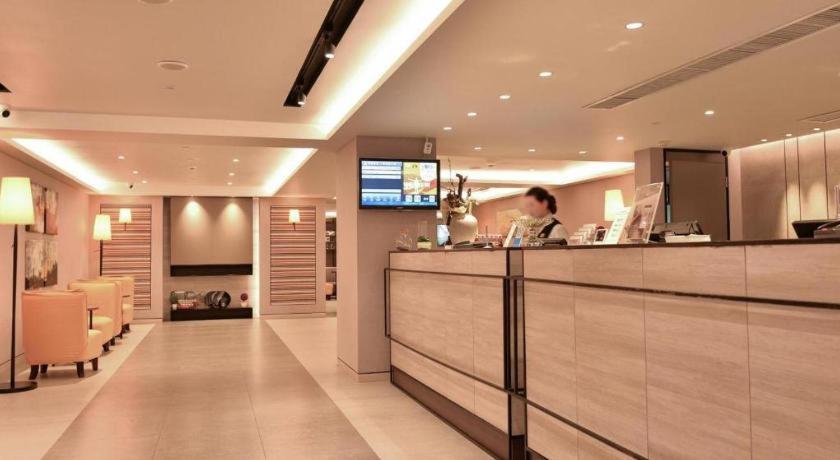 Home Inns Plus Shanghai Xujiahui Branch Esterno foto