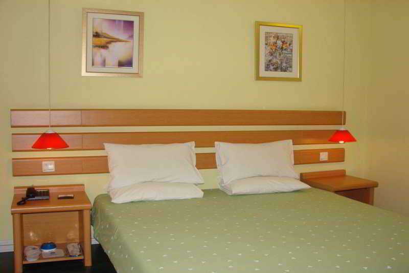 Home Inns Plus Shanghai Xujiahui Branch Esterno foto
